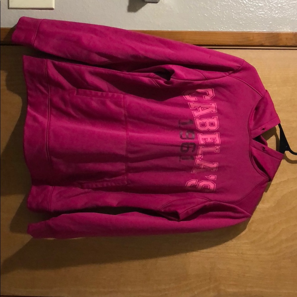 Cabela’s sweatshirt